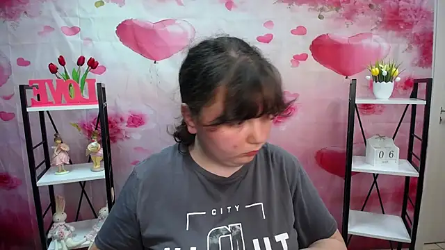 NeonilaLisova webcam