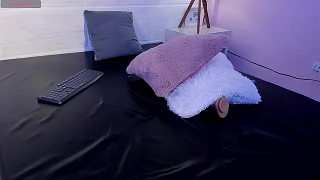 ALICEBLOOOM webcam