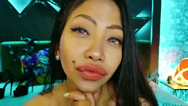 ElyaQuinn webcam