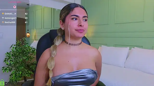 kataliina__ (F young) - show boobs+oil on them+bounce