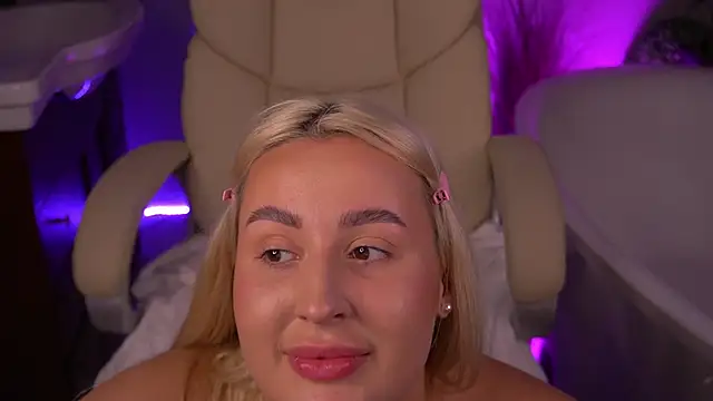liabrazzerr (F young) - pussy play