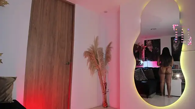 AmelyaMann webcam