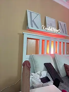kendalmilleer (F young) - suck hard and give me your saliva