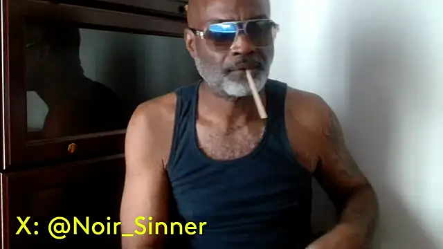 sinnernoir (M mature) - naked