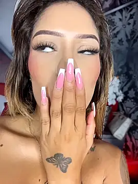 MystiqueXXX webcam