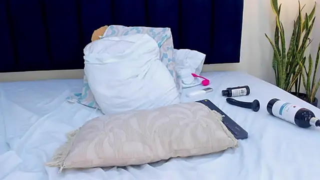 mayaevansmg (F teen) - squirt💦💦