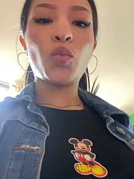 Itze_Mua webcam