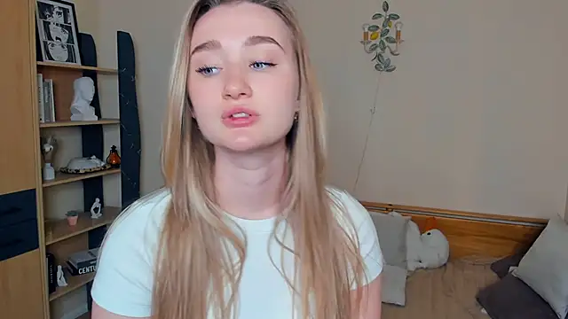 violetteclaire (F young) - ride on my goose pillow