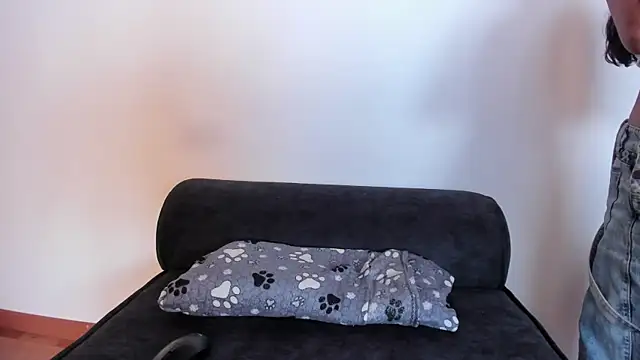 antonella_garciia_ (F teen) - Spit my tits
