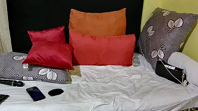 NaughtyKelly28 webcam