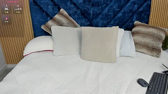 Charlotte_Mayer webcam