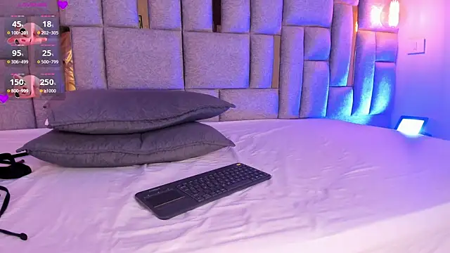 miia_reeves_ webcam