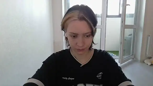 LxayBloom webcam