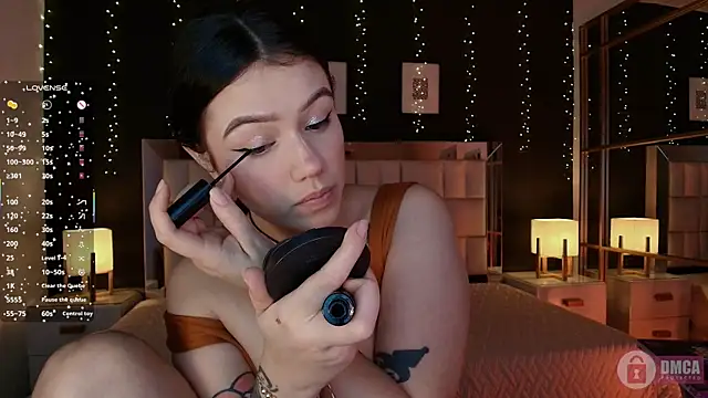 aria_bloomer webcam