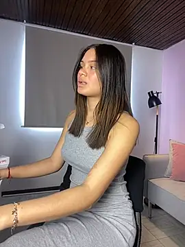 AuroraMoore_Pink webcam