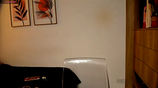 Bloom_Noor webcam