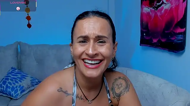 Sara_Charmy webcam