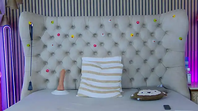 PlayfulShow webcam