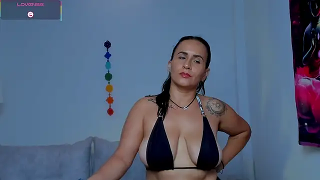 Sara_Charmy webcam