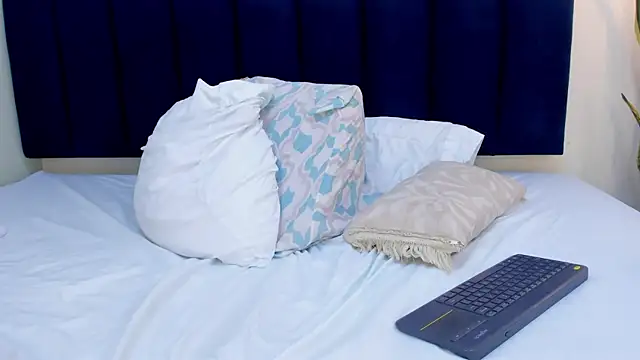 mayaevansmg webcam