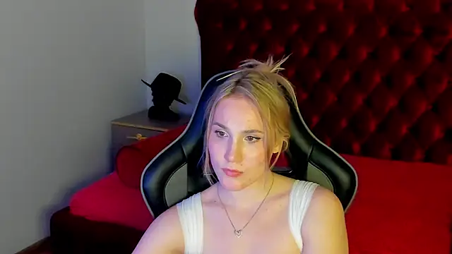 ElaraVoltage webcam
