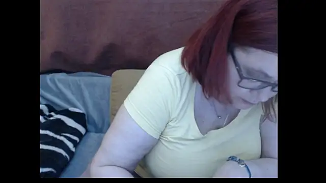 PlayfullMature webcam