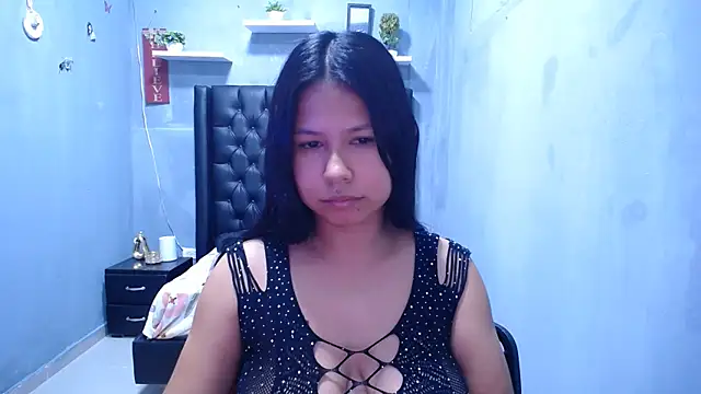 Letty_Plugxo webcam