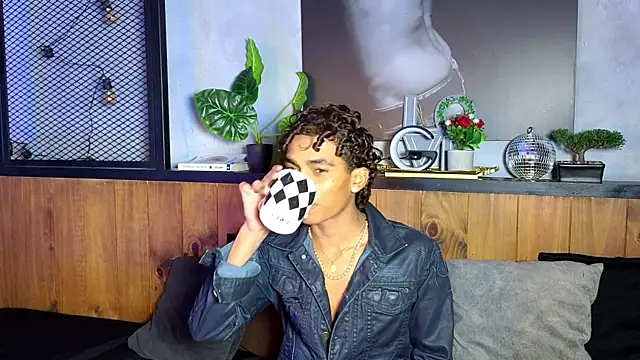 AlanCutee webcam