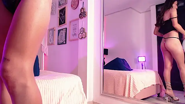 IsabelleDaza webcam