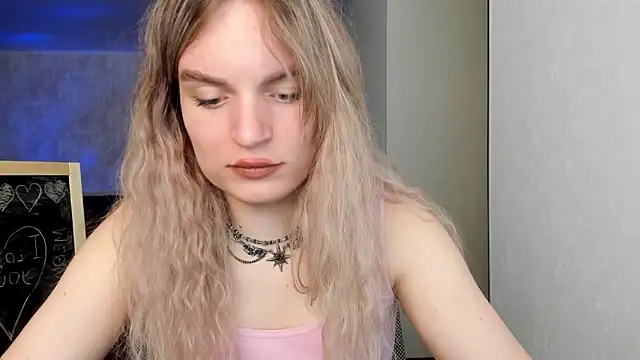 milliKira006 webcam