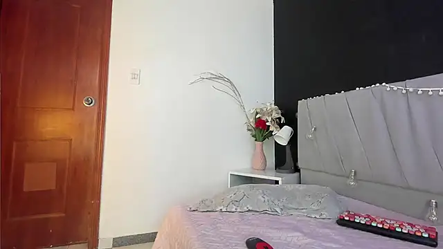 adharaharper webcam