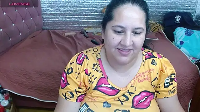 EMILY-NESSA webcam