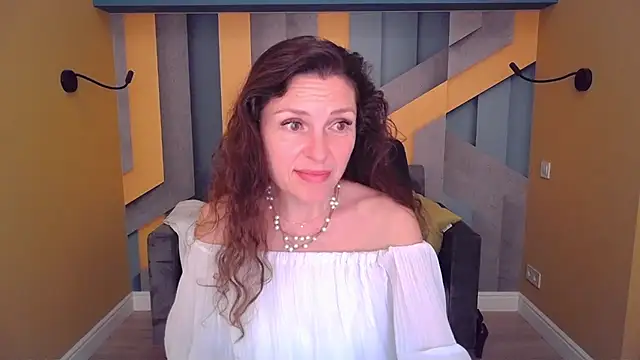 EllaLong webcam