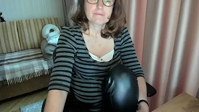 lauraoven webcam