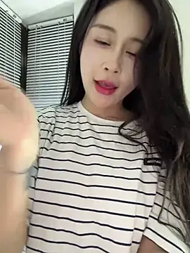 yiyi_3523 live sex cam