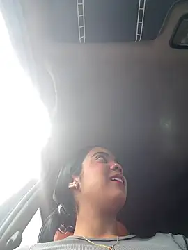 NAUGHTY_LITTLE_18 webcam