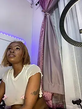LuciousLips96 webcam