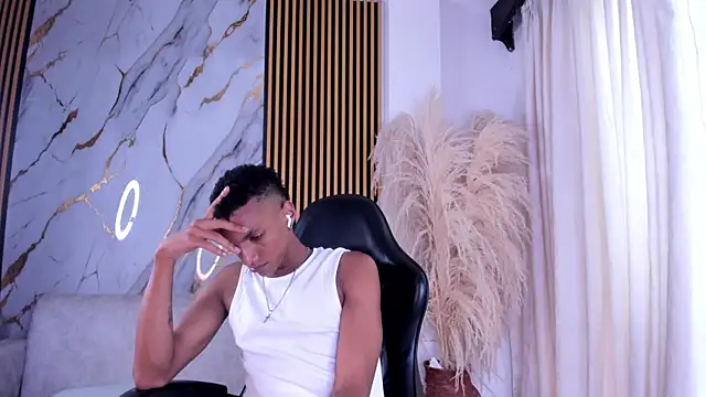 juliensaint (M young) - Sexy Underwear show