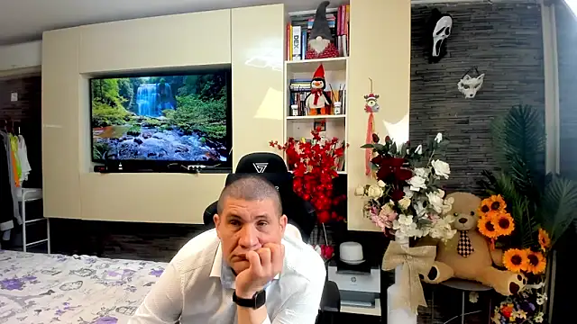 SpartacusDaddy48 webcam