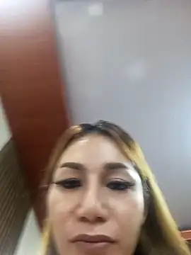 imallyoures69 webcam