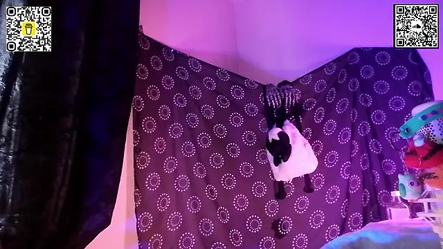 Guyst049 webcam