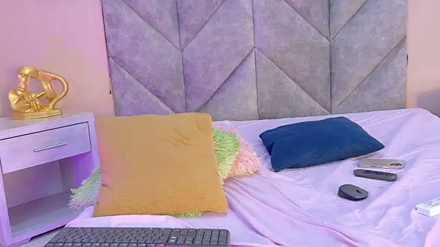 SERENA_JONESS webcam