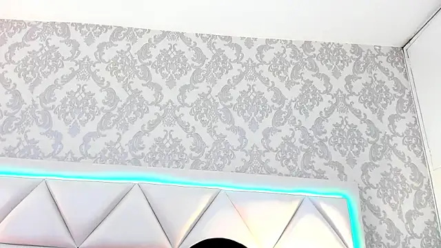 ScarletJons webcam
