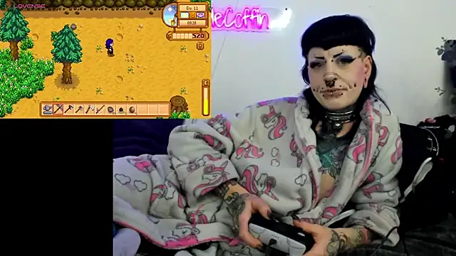 Purple_Coffin666 webcam