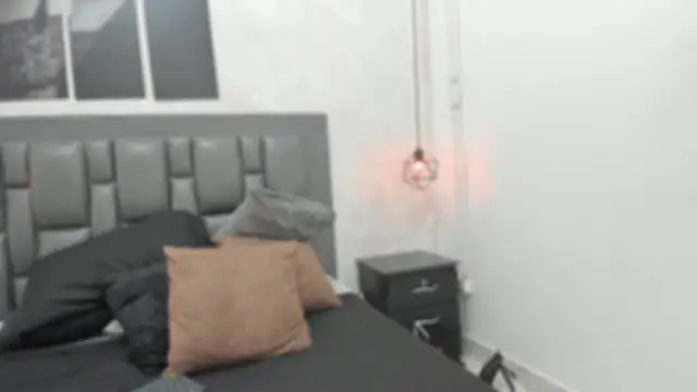 dakota_roussee webcam