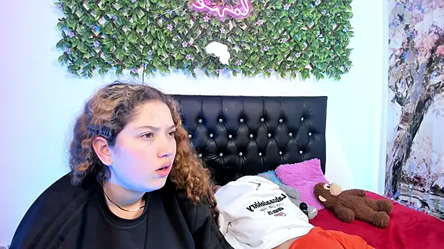 valeria_and_zoe webcam