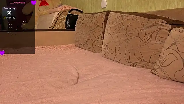 Arina_Bloom webcam