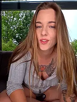 Luna_Lynn webcam