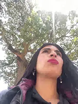 Astrid-- live sex cam