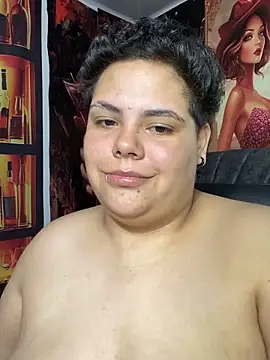 Hailey_Curvy webcam
